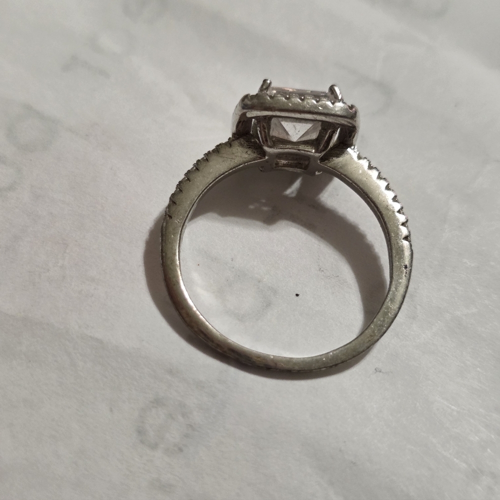 Elegant 925 Square-Cut Ring Size 7 - Picture 5 of 5
